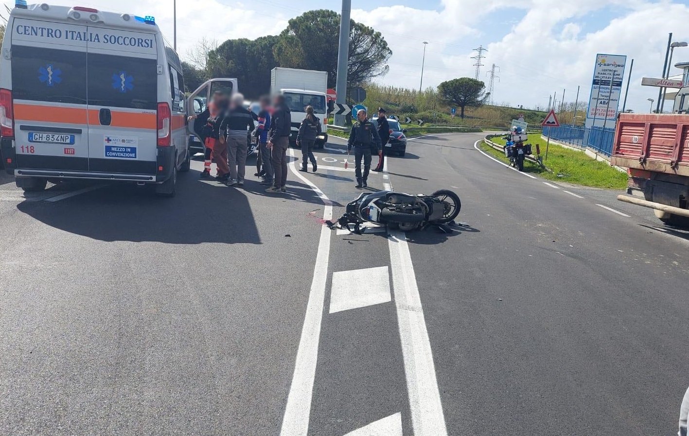 Formia Incidente Tra Scooter E Camion Morto Un Enne Teleuniverso